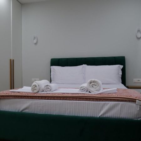 Kristi Apartments 01 Тирана Экстерьер фото