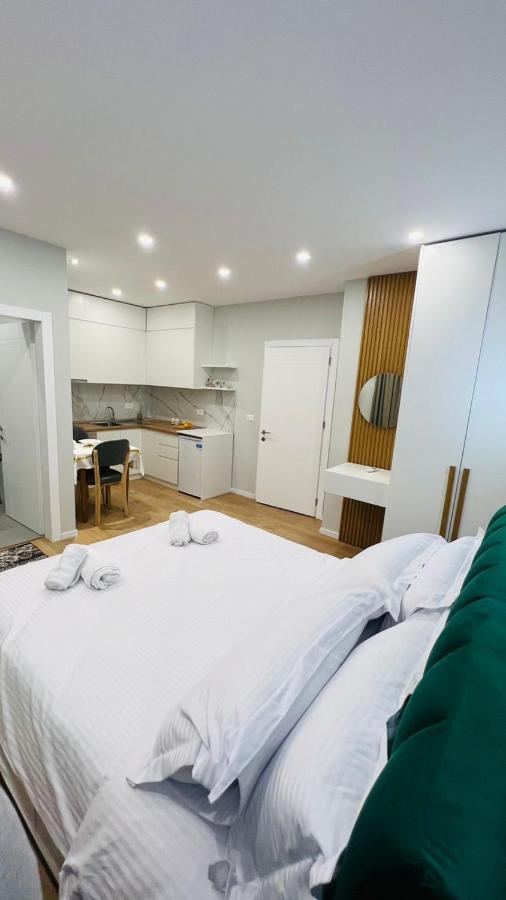 Kristi Apartments 01 Тирана Экстерьер фото