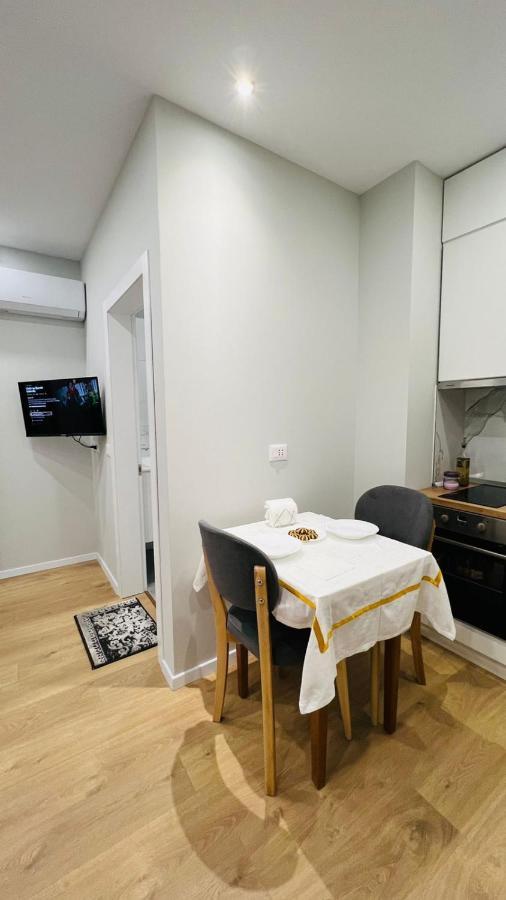 Kristi Apartments 01 Тирана Экстерьер фото