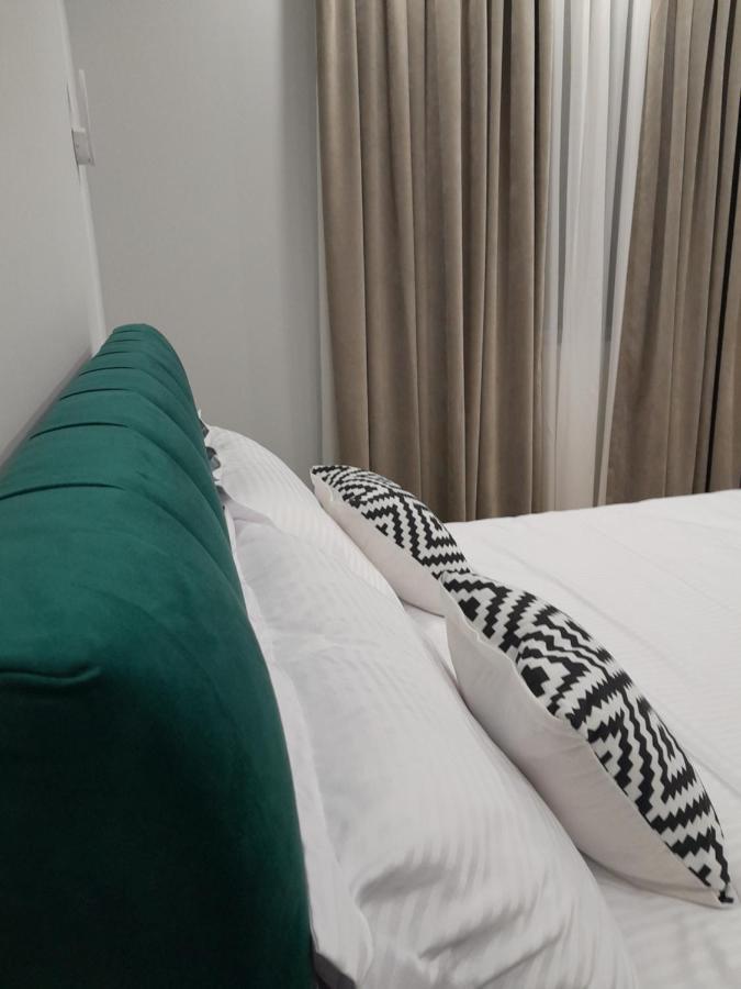 Kristi Apartments 01 Тирана Экстерьер фото
