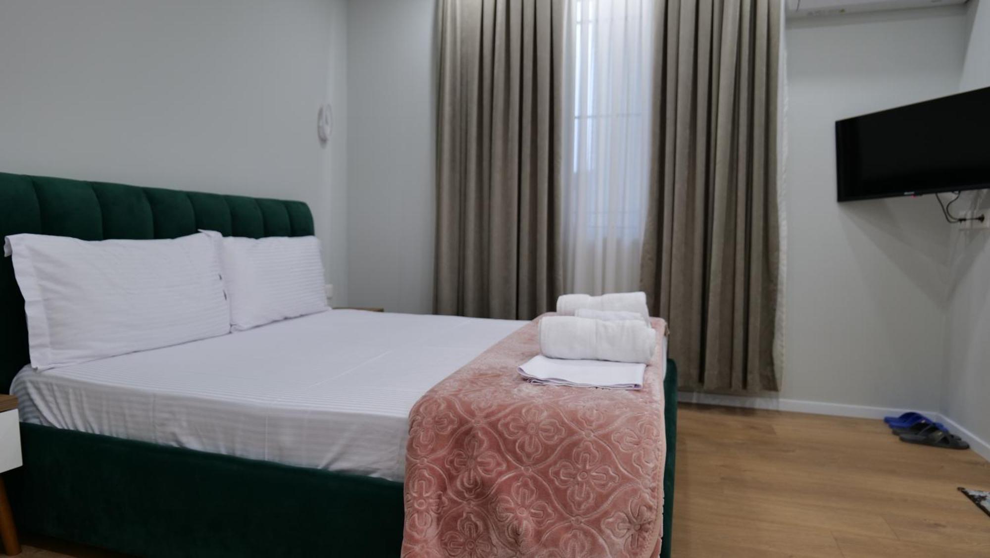 Kristi Apartments 01 Тирана Экстерьер фото