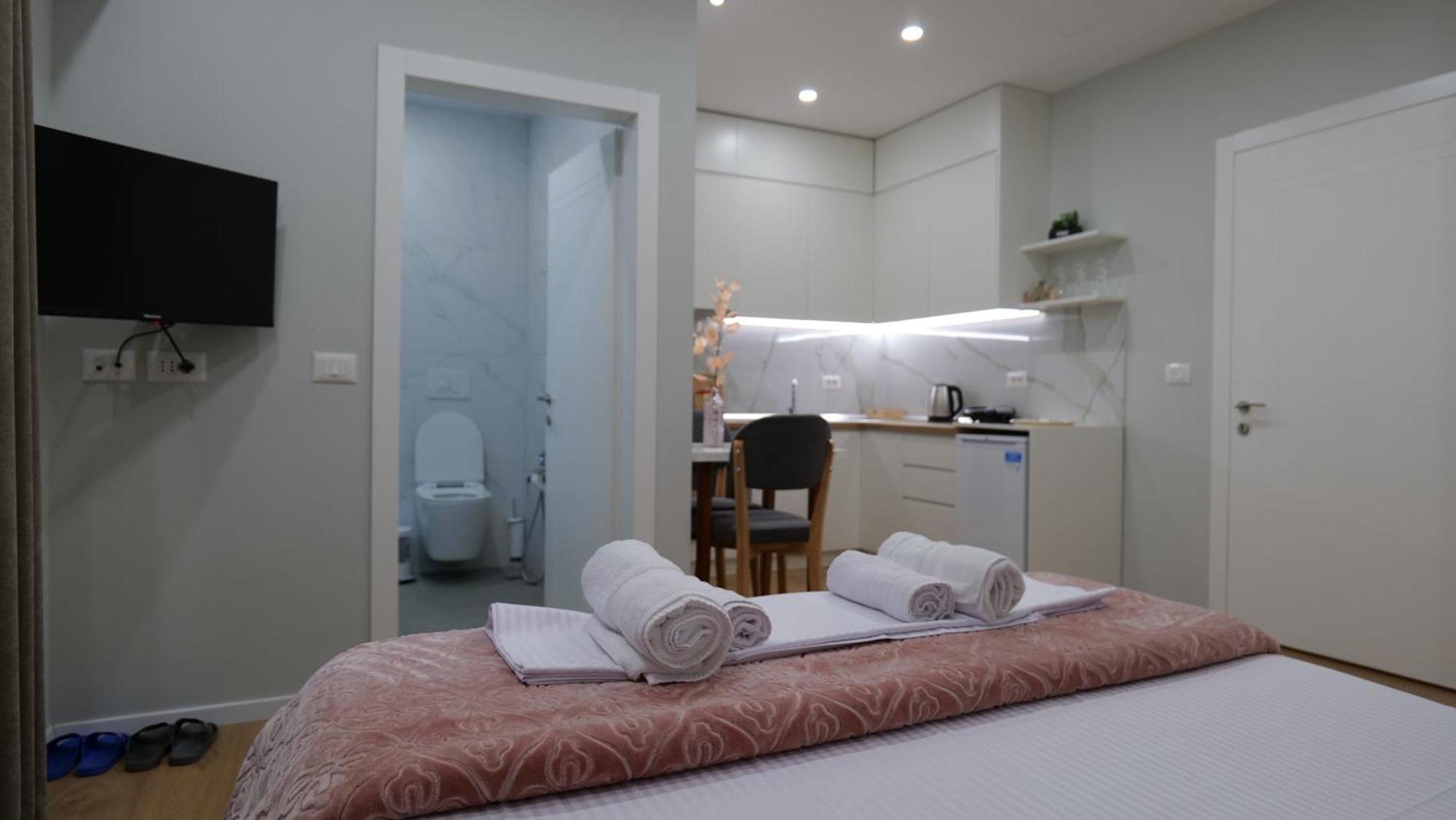 Kristi Apartments 01 Тирана Экстерьер фото