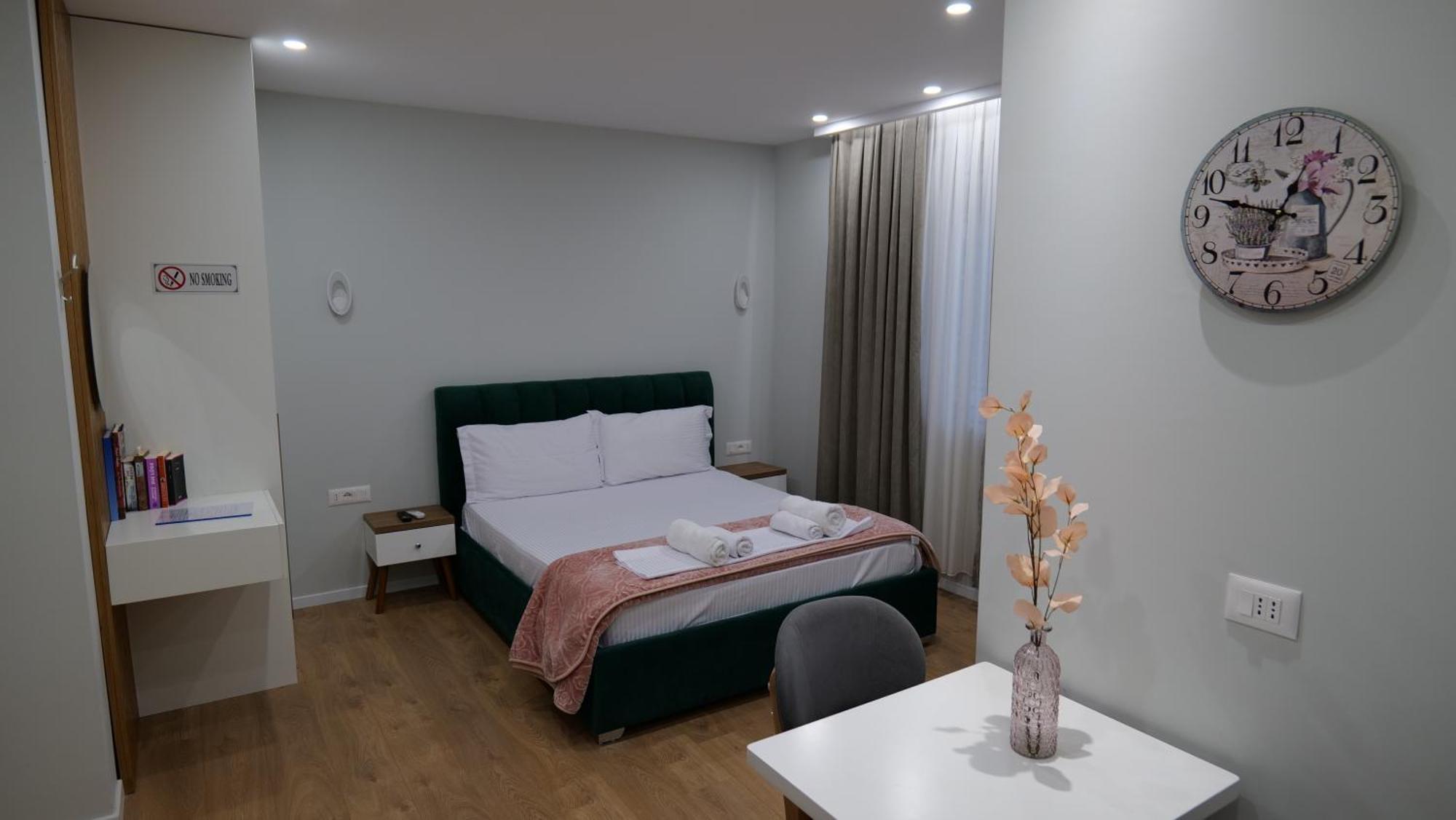 Kristi Apartments 01 Тирана Экстерьер фото