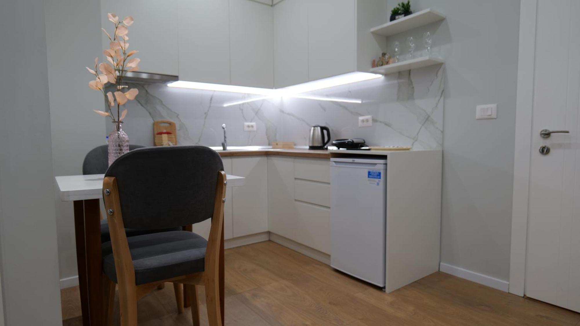 Kristi Apartments 01 Тирана Экстерьер фото